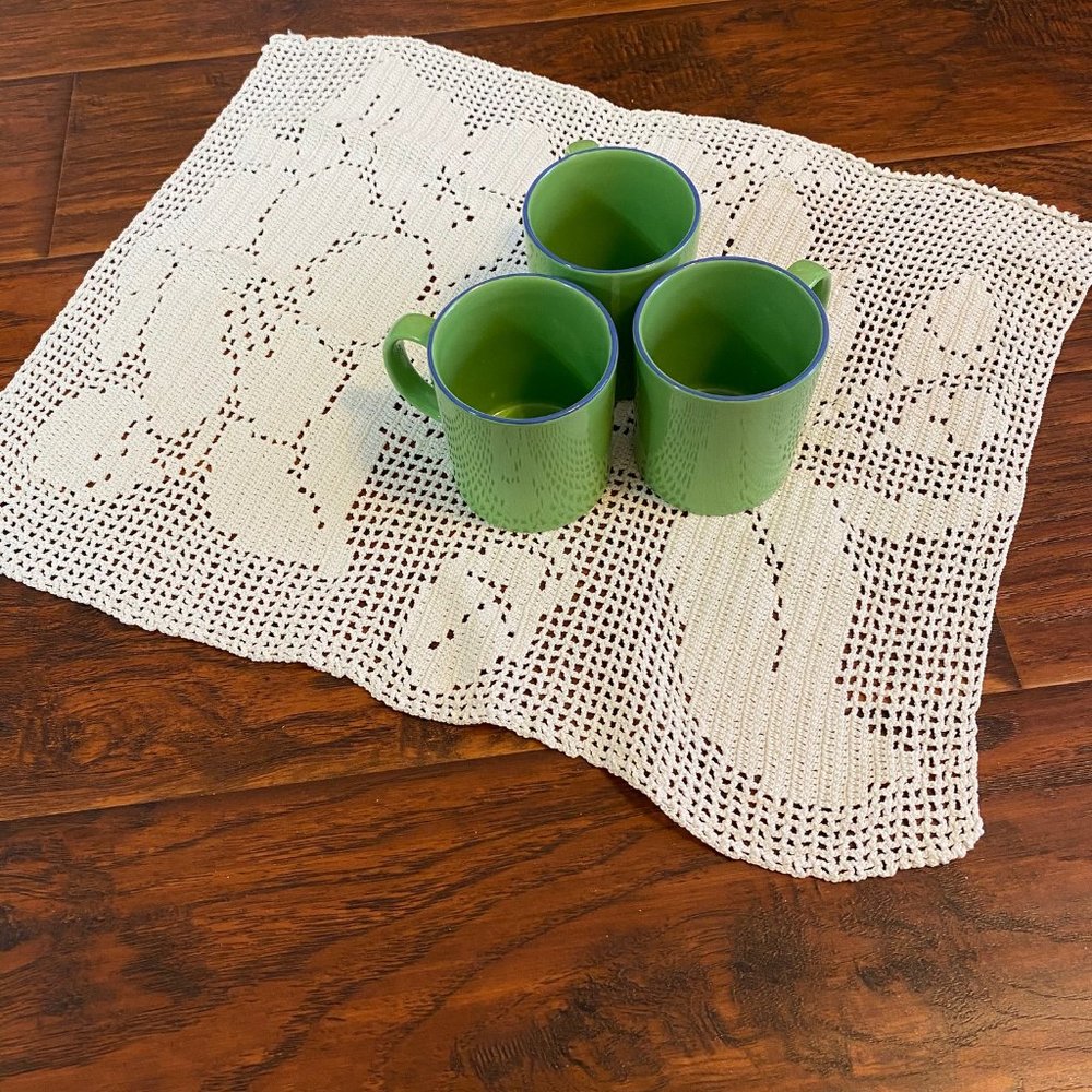 Handmade Crochet Doily & 3 Tea Mugs from England